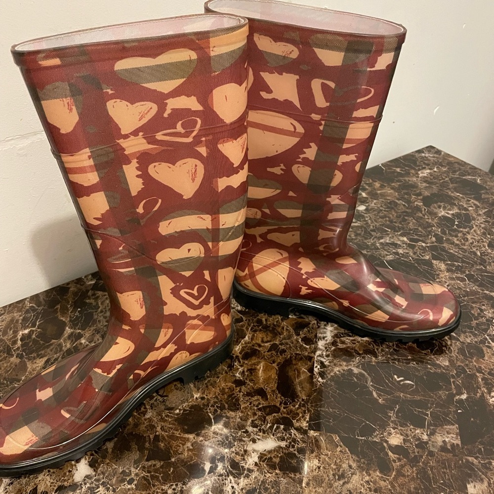 Stylish Red and Brown Patterned Rain Boots - Picture 2 of 7